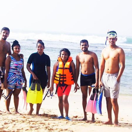 Madiha Surf House Lanka Hotel Matara Ngoại thất bức ảnh