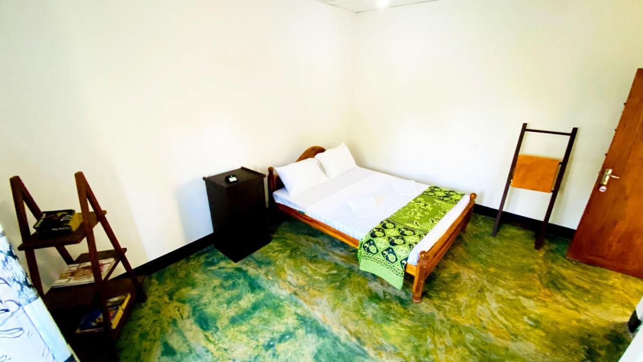 Madiha Surf House Lanka Hotel Matara Ngoại thất bức ảnh
