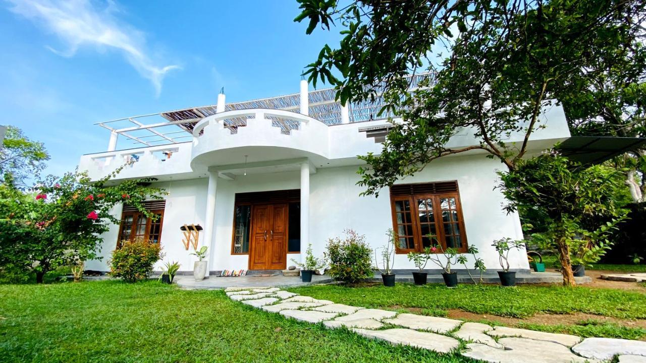 Madiha Surf House Lanka Hotel Matara Ngoại thất bức ảnh