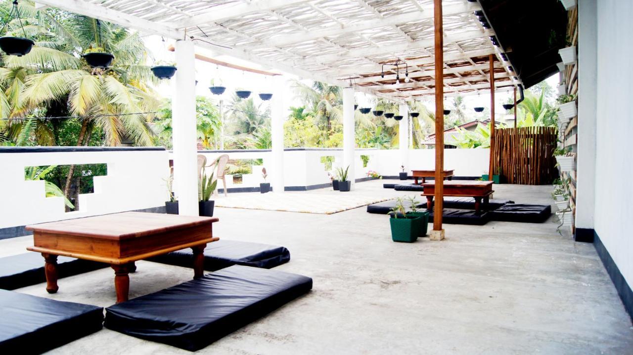 Madiha Surf House Lanka Hotel Matara Ngoại thất bức ảnh